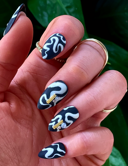 Black-White-Gold-Pearls